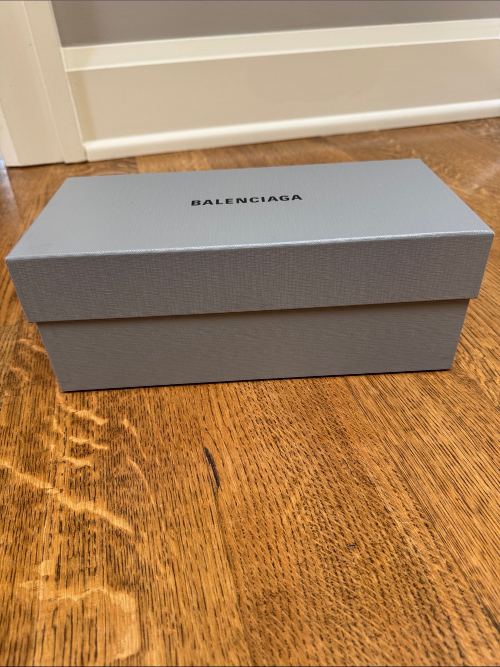 Balenciaga Light Gray Storage Box with Center Logo - Picture 7 of 11
